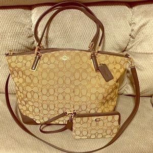 Coach purse & wristlet
